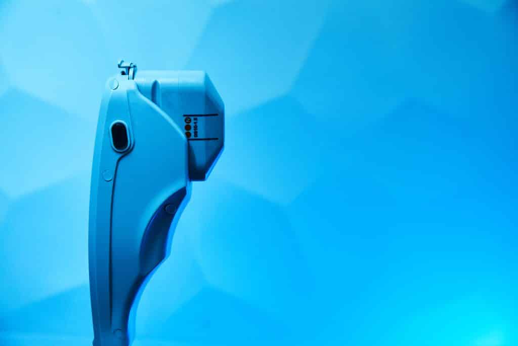 Pi&egrave;ce &agrave; main HIFU &agrave; ultrasons focalis&eacute;s certifi&eacute;e CE Medical au Centre Thetys