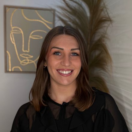 Julie, experte visage Centre Thetys Cannes