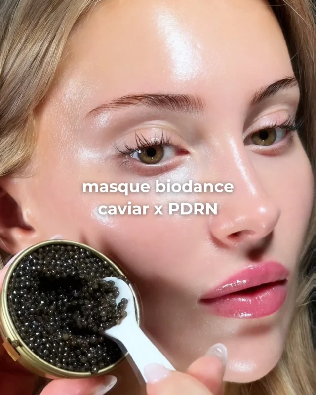 Découvrez le nouveau masque régénérant au caviar & PDRN @biodance_eu , un véritable soin d’exception pour hydrater intensément, repulper et illuminer la peau.Un moment de luxe pour révéler une peau plus lisse, plus lumineuse et visiblement revitalisée ✨💜Disponible dès maintenant dans nos 3 centres : Antibes, Cannes & Pégomas (et aussi en click & collect 💻 )#biodance #masquecaviar #centrethetys #koreanskincare